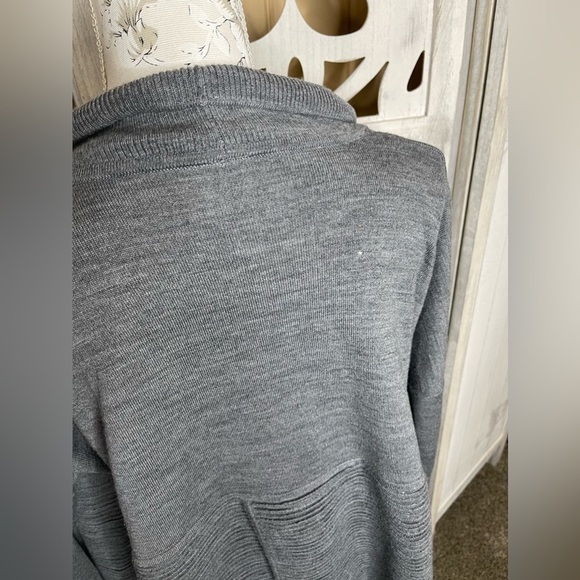 Lululemon Womens Size 8 Gray Sit in Lotus Wrap Merino Wool Oversized Cardigan - Picture 8 of 10